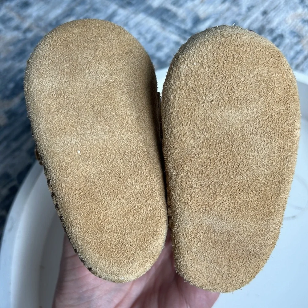 Lot of 5 slippers 🐰🐰. Pink, furry, leather. Size NB-5. - Picture 11 of 14